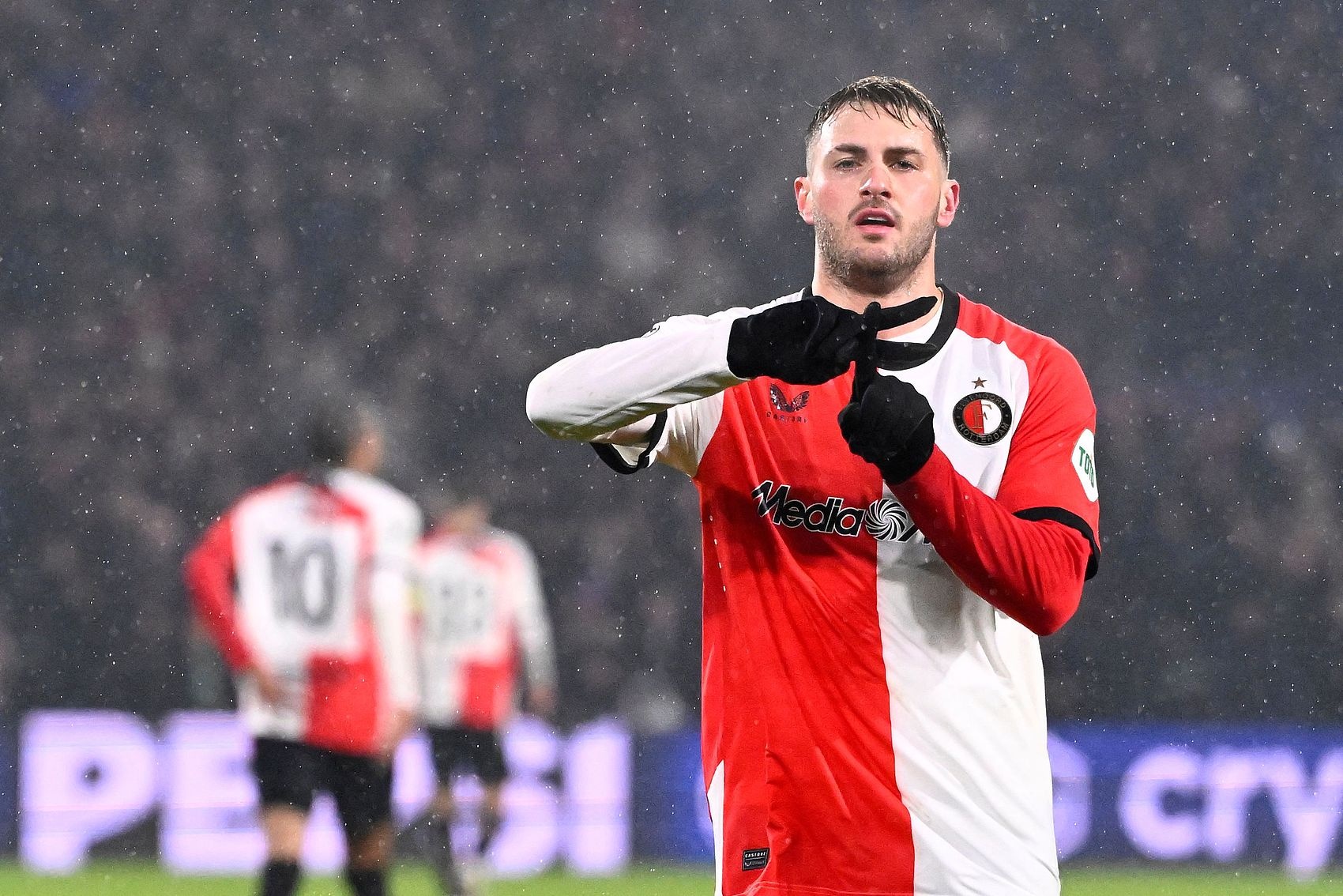 9体育-刚刚！费耶诺德转会期更衣室发声赛前金州勇士手感冰凉，冲刺阶段迈阿密热火止住颓势的简单介绍